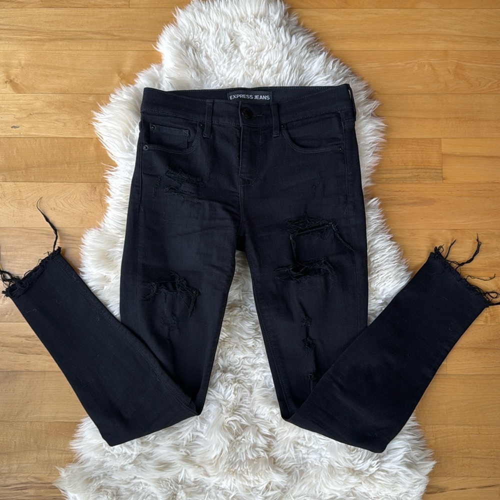 Black distressed mid rise Express Jean legging, size 2